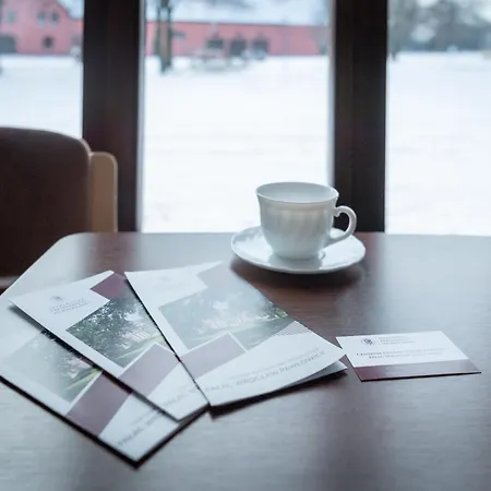 Centrum Edukacyjno-rozwojowe Pawlowice - Bezplatny Parking