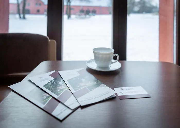 Centrum Edukacyjno-rozwojowe Pawlowice - Bezplatny Parking