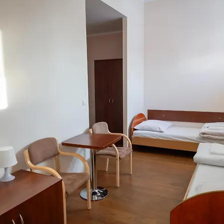 Centrum Edukacyjno-rozwojowe Pawlowice - Bezplatny Parking Oda ve Kahvaltı 3*