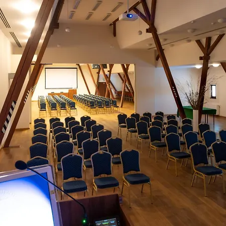 Centrum Edukacyjno-rozwojowe Pawlowice - Bezplatny Parking Wroclaw