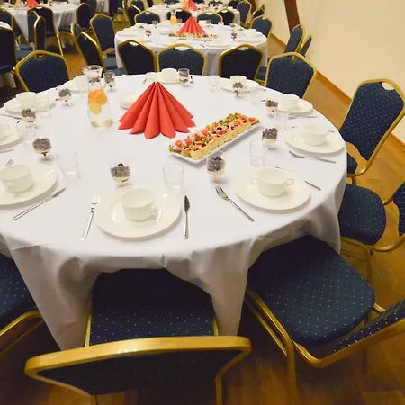 Centrum Edukacyjno-rozwojowe Pawlowice - Bezplatny Parking Oda ve Kahvaltı