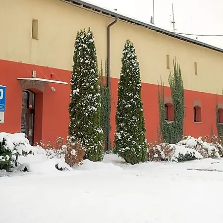 فندق مبيت وإفطار Centrum Edukacyjno-rozwojowe Pawlowice - Bezplatny Parking فروتسواف
