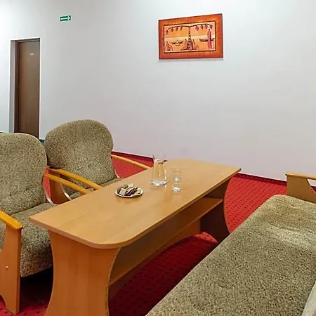 Centrum Edukacyjno-rozwojowe Pawlowice - Bezplatny Parking فندق مبيت وإفطار 3*