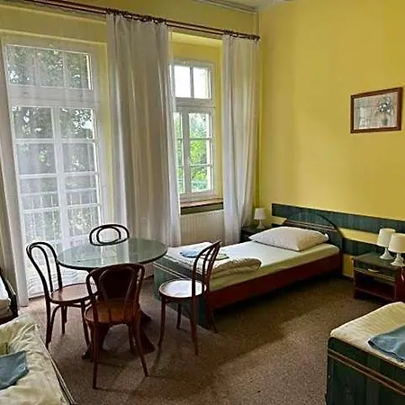 فندق مبيت وإفطار Centrum Edukacyjno-rozwojowe Pawlowice - Bezplatny Parking 3*