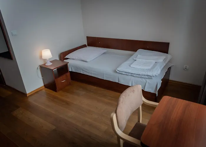 Centrum Edukacyjno-rozwojowe Pawlowice - Bezplatny Parking 3*